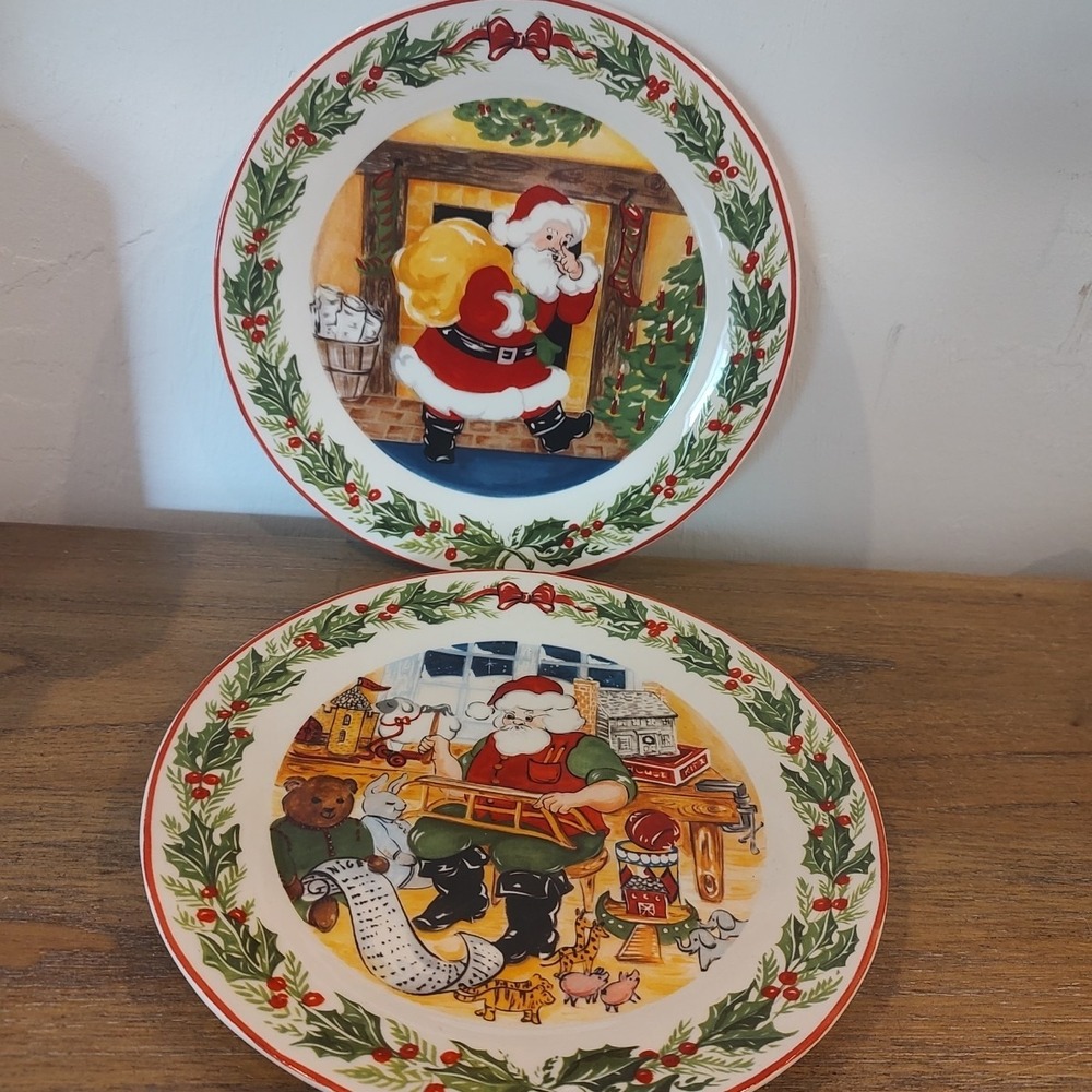 KATE WILLIAMS Global Designs SANTA Salad/Dessert 8" Plate Lot of 2 Holiday